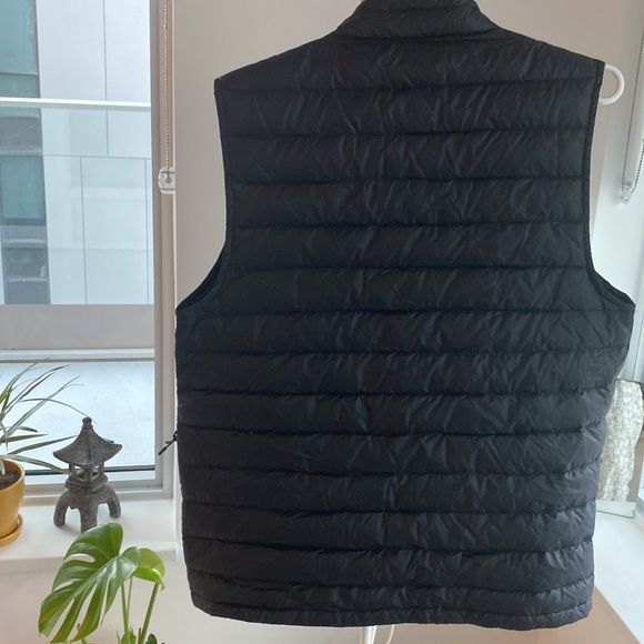 OAKLEY Black Women’s Down Vest - Picture 5 of 5